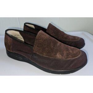 * NEWPORT NEWS Easy Style Brown Suede Loafers Ladies Size 8